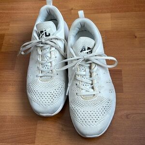 APL TechLoom Pro Sneakers Men’s 9 Women’s 11